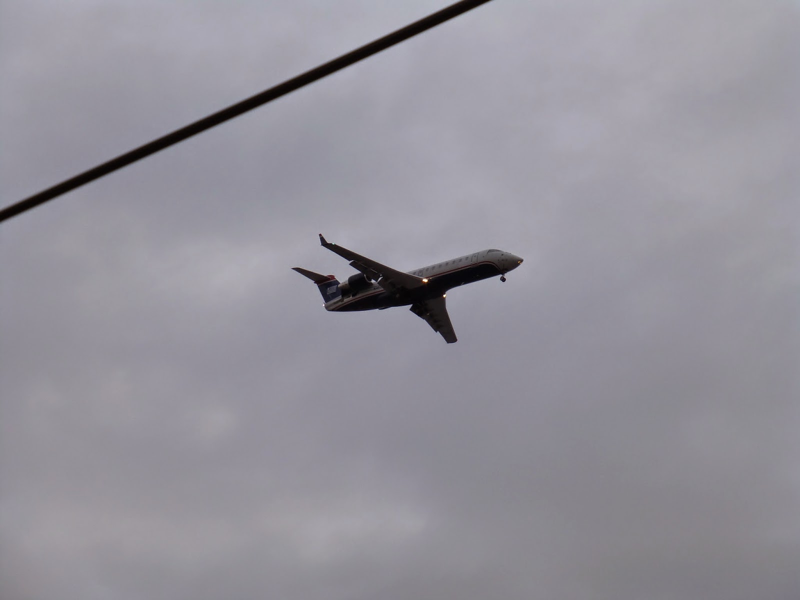 Random Photos: Low-Flying Plane at Beachmont